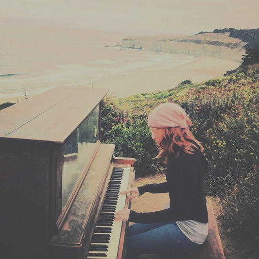HabitAware-KelseyPiano-Renaissance-Woman-With-Trichotillomania
