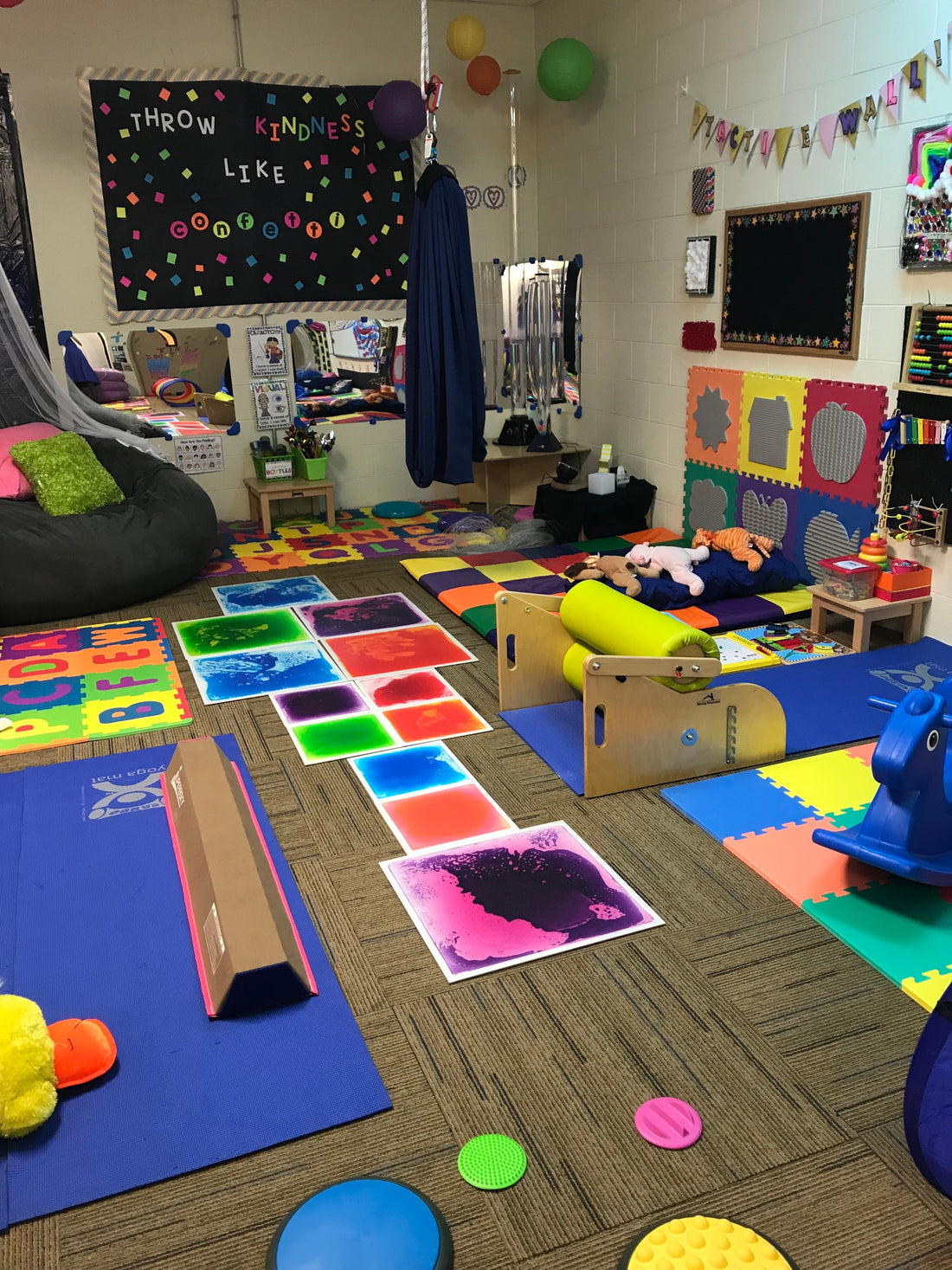 HabitAware-sensory-room-keen-bracelet-trichotillomania-dermatillomania